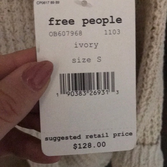 Ivory free people sweater!!! - Picture 3 of 4